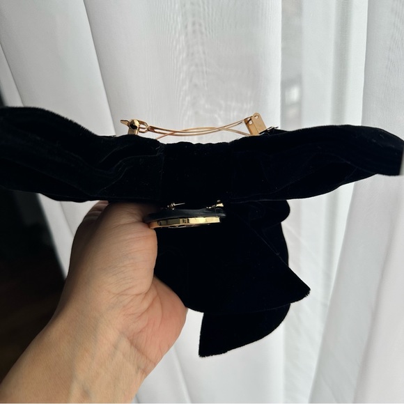 Black Velvet Bow Hair Clip - Picture 5 of 16